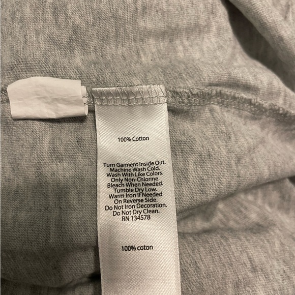 Gray Long Sleeve Shirt with Pink Whale Design - Picture 4 of 4